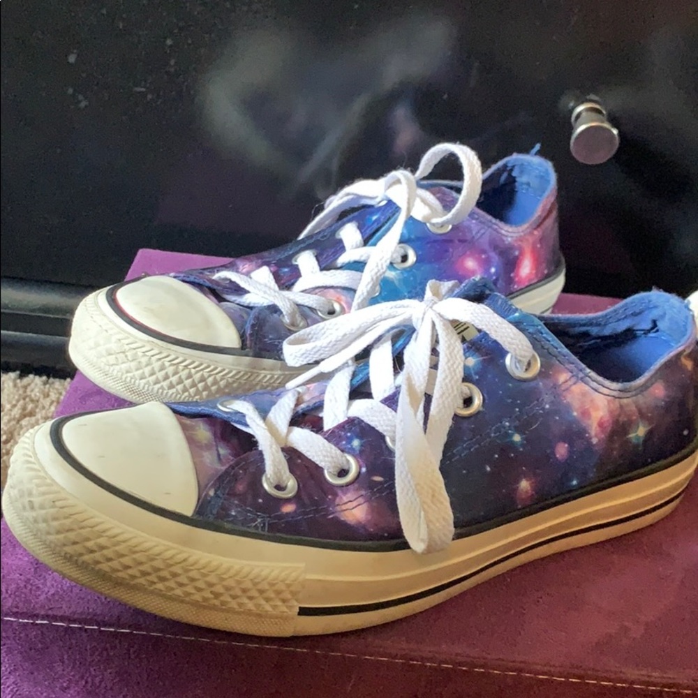 Converse galaxy print
